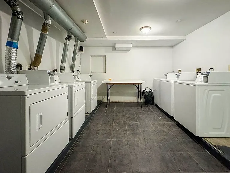 918 Metropolitan Ave #3 — Photo 10