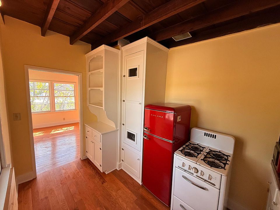 1st image of 2116 Reservoir St