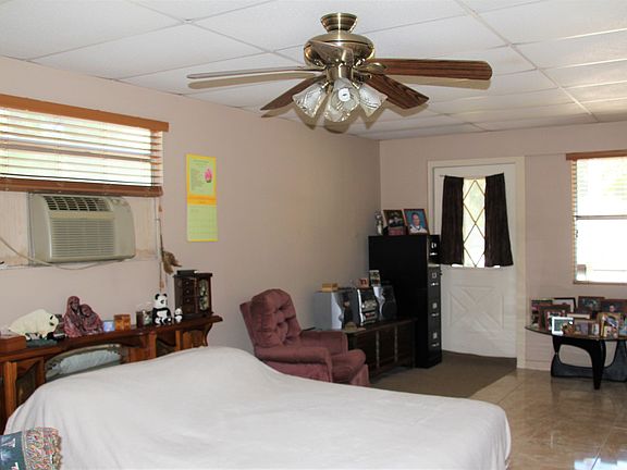 2nd image of 639 Herbert St