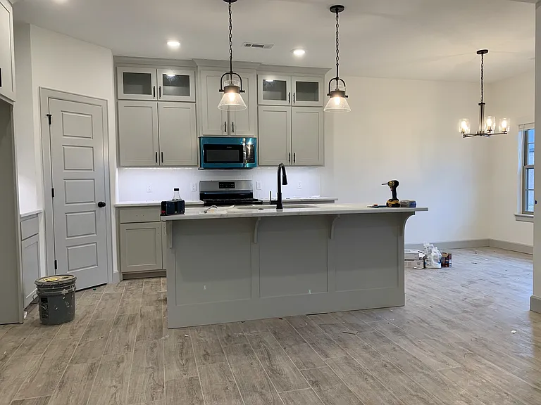 1036 Parker Ln — Photo 4