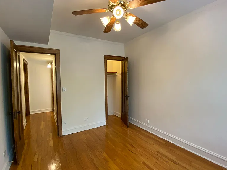 1535 West Addison — Photo 44