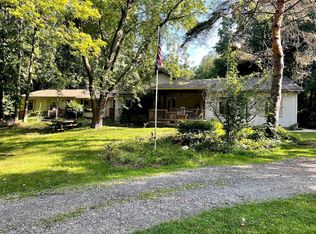 6027 Pine Oaks Trl, Brighton, MI 48116