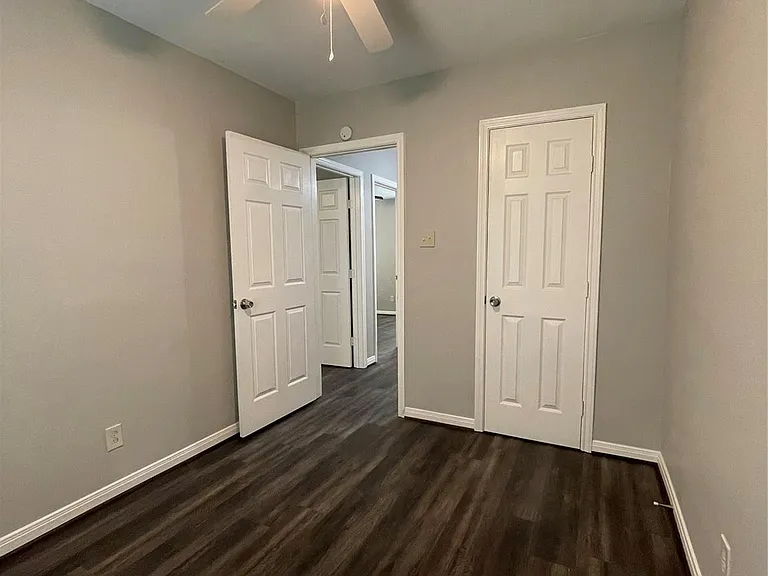 1735 W 8th St — Photo 17