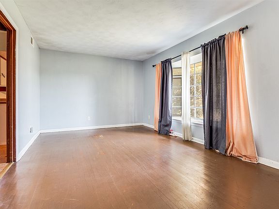 3rd image of 2406 Cliff Teen Ct
