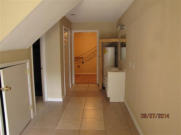 4th image of 4570 Oak Forest Dr