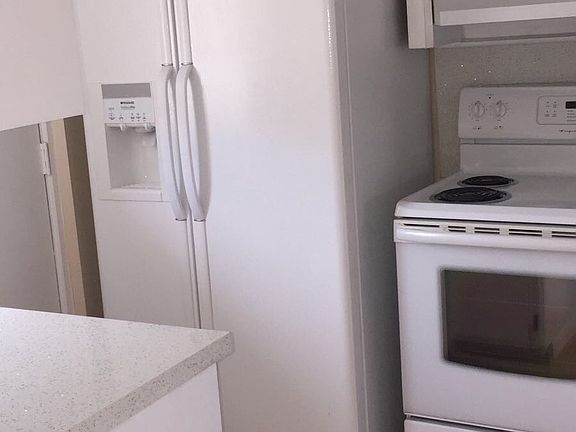 2nd image of 1021 Crystal Lake Dr APT 207