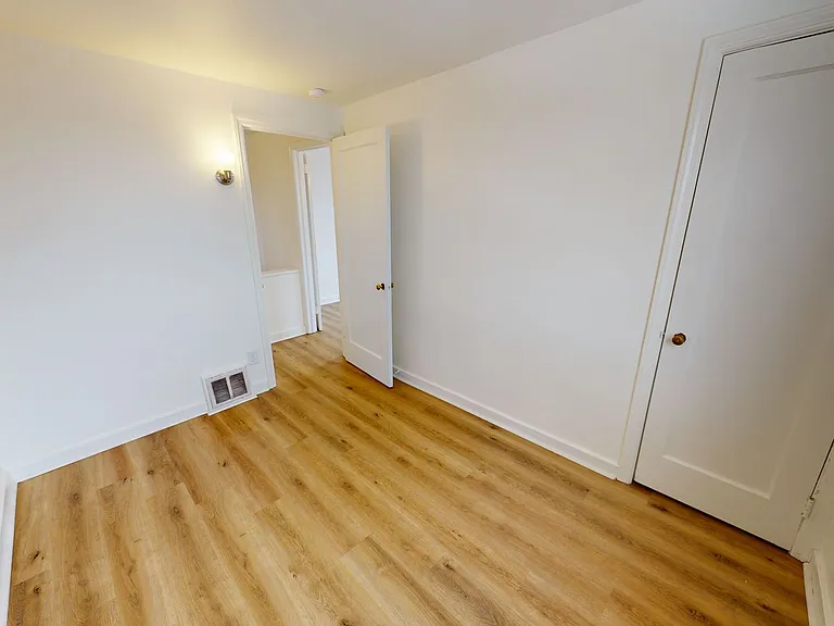 519 Vine St — Photo 12