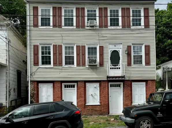 5569 Bouquet St, Huntingdon, PA 16652