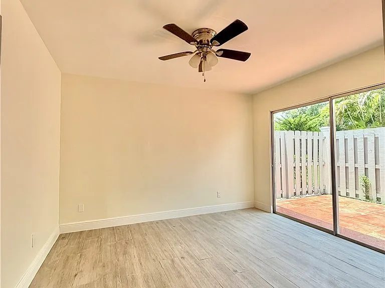 6220 Timberwood Cir #122 — Photo 30