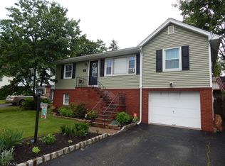 20 Tobyhanna Trl, Hopatcong, NJ 07843