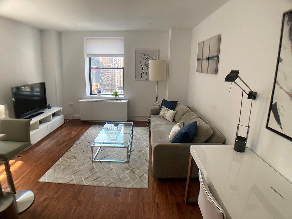1st image of 150 W 51st St APT 2010