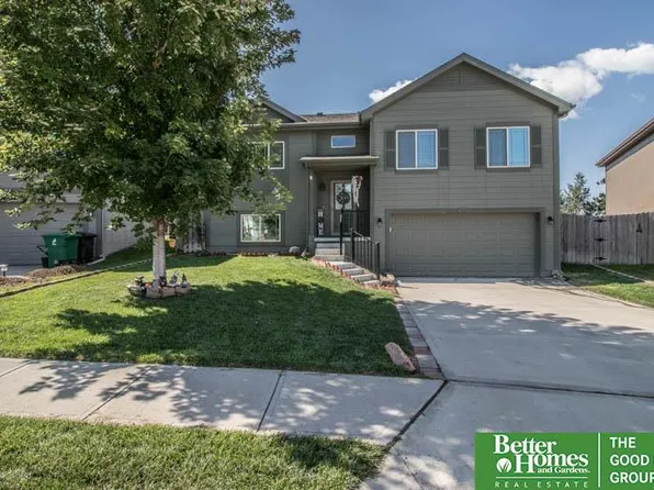 9223 Summit St, Omaha, NE 68122