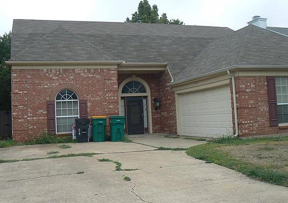 3rd image of 314 Pemberton Pl