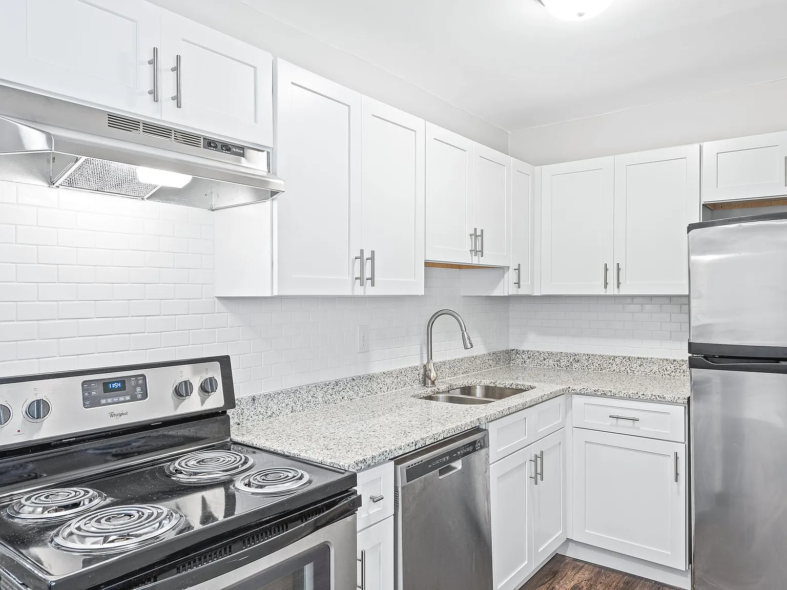 Georgian Oaks Apartments — Photo 1