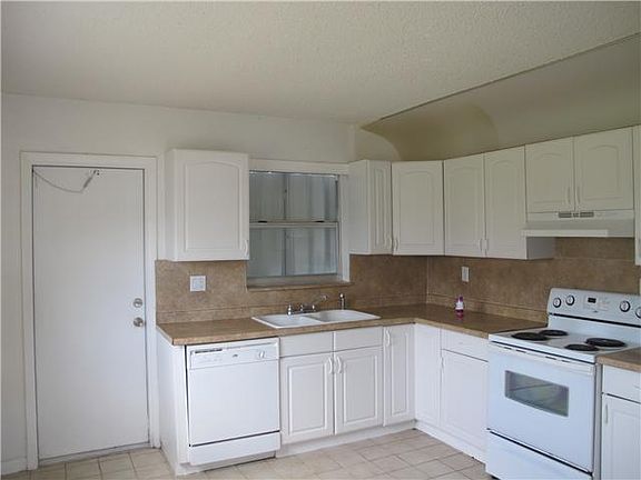 2nd image of 1230 NE 121st St #1230
