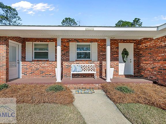 4th image of 548 S 5th St