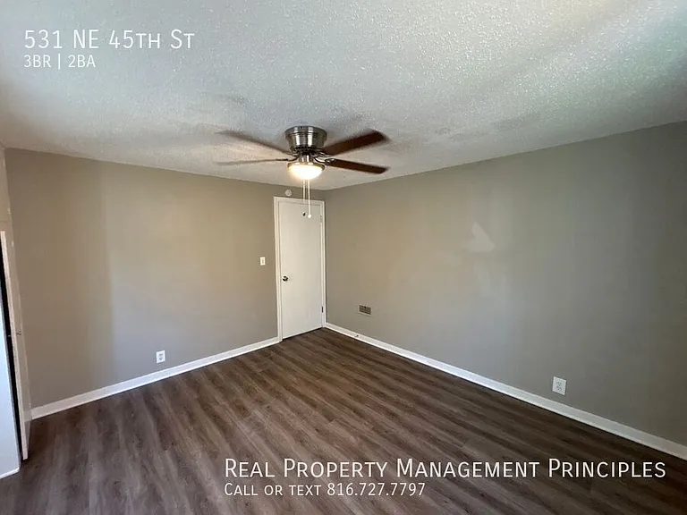531 NE 45th St — Photo 8
