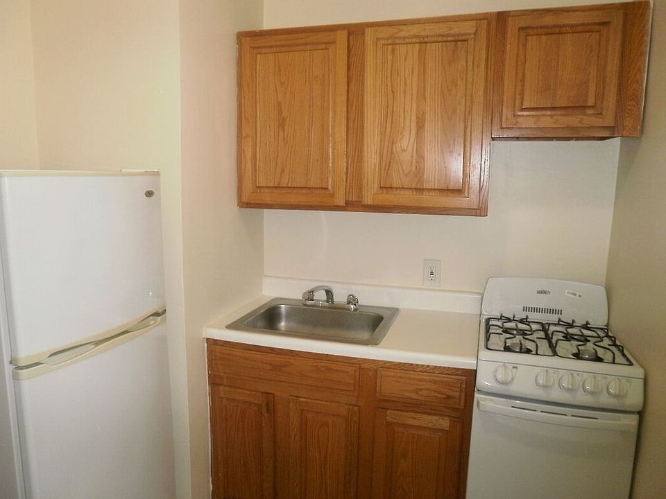 1st image of 418 E 77th St APT 3E