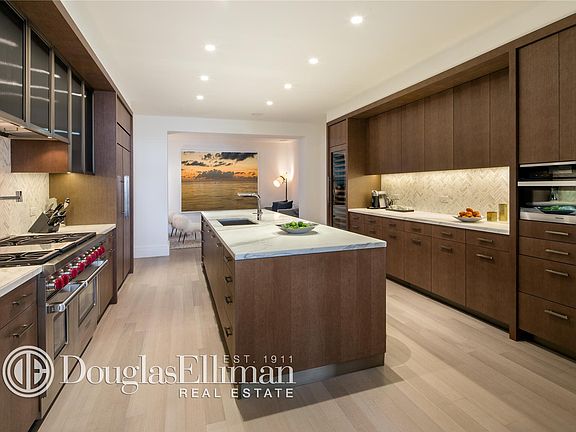 2nd image of 100 Barclay St APT 16N