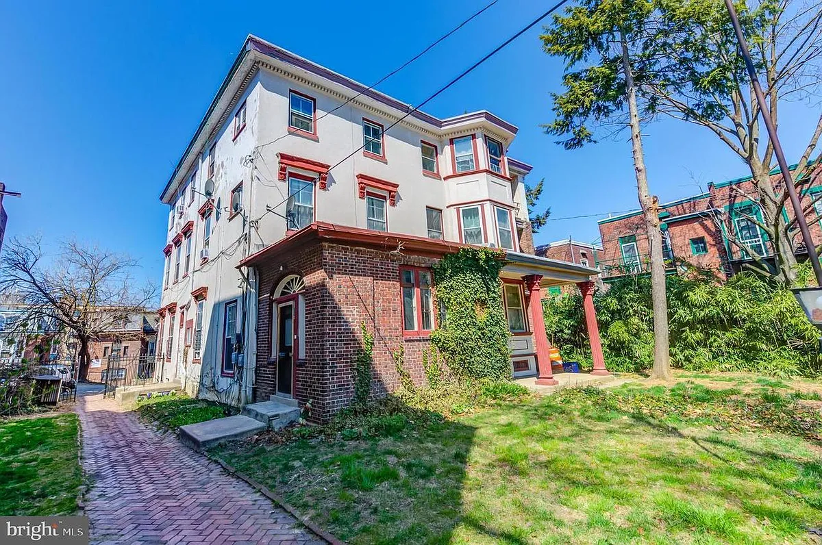 Building Photo - 502 S 41st St #1