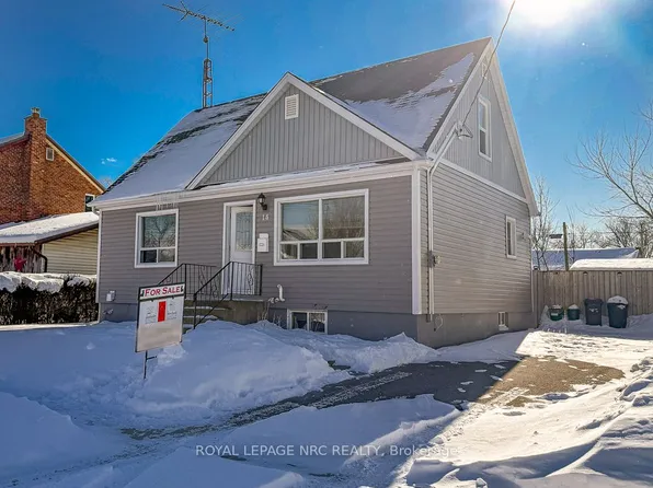 14 Oakwood Ave, Saint Catharines, ON L2P 1L1