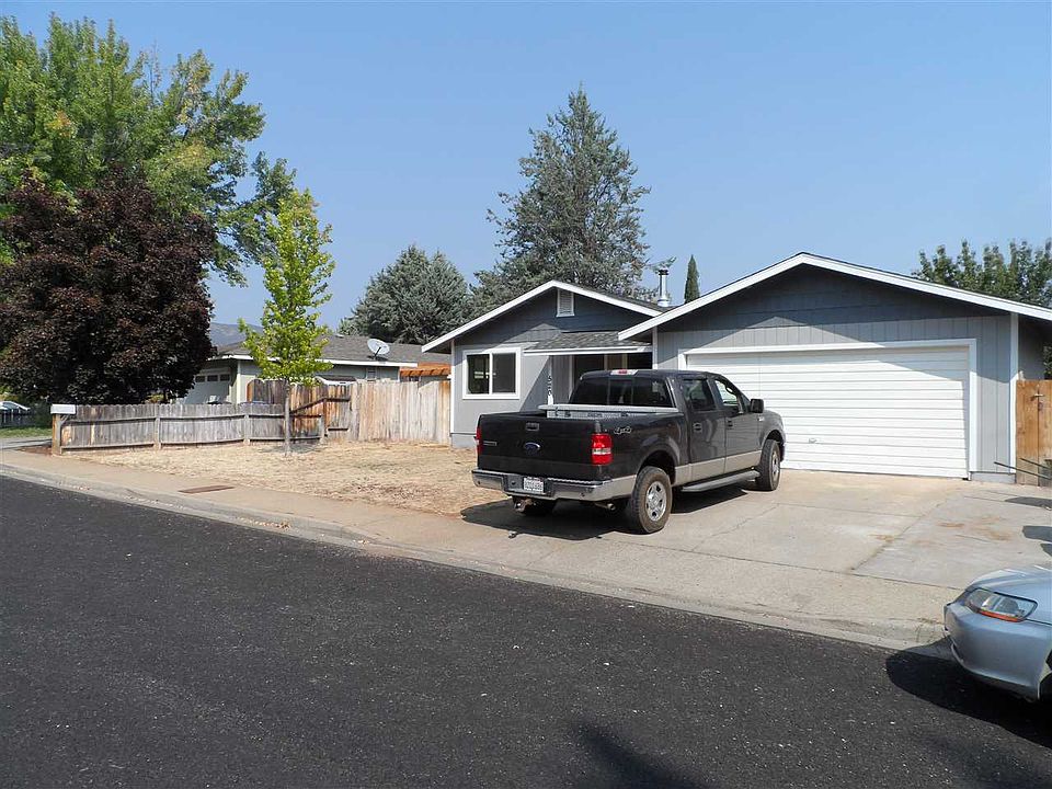 1st image of 520 Shadow Ln