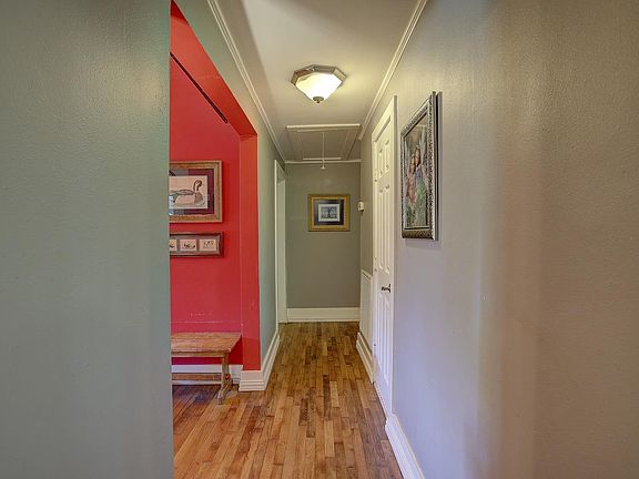 4th image of 905 S Walnut St