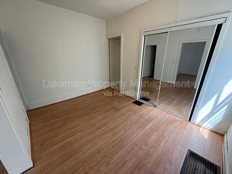 932 S Park St #1 — Photo 4