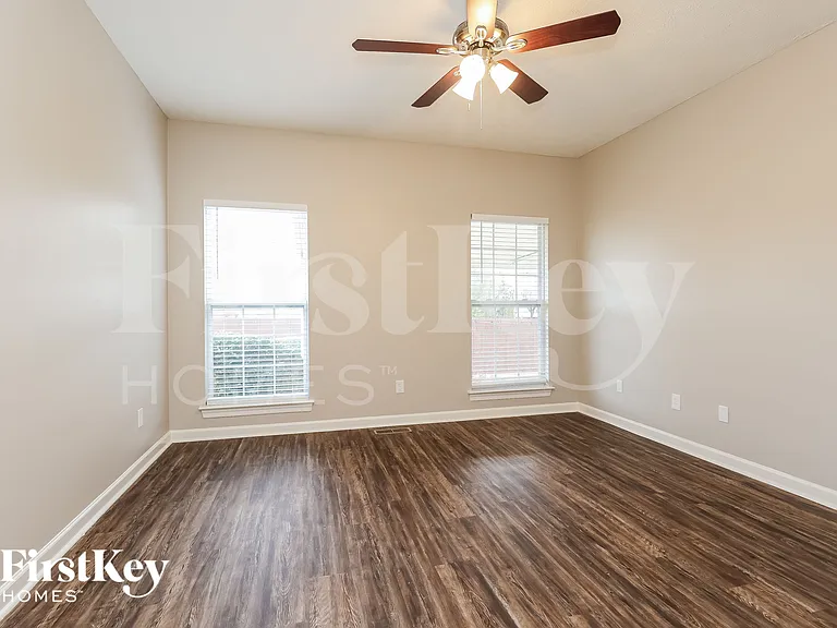 837 Manderlay Way — Photo 8