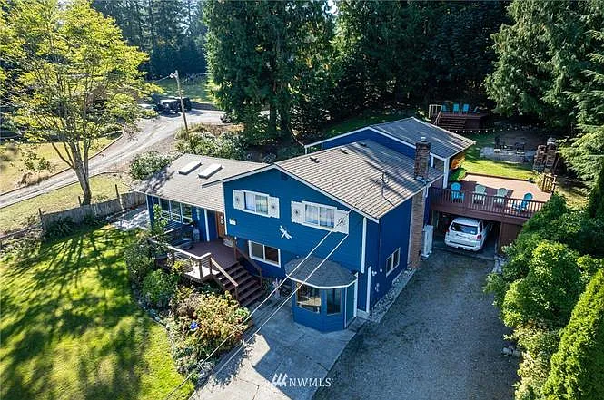 4 bed, 2.5 bath, 2737 sqft, $4,800 — Photo 3