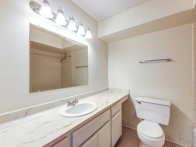 Thornton Place Apartments — Photo 21