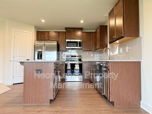 5th image of 7287 Clubhouse Dr
