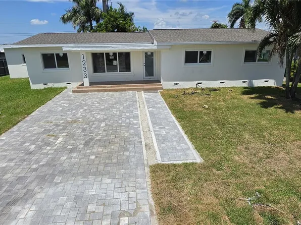 1233 SW Avenue C Pl, Belle Glade, FL 33430