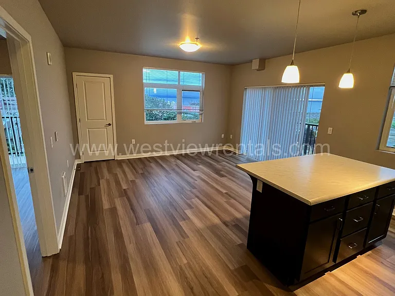 203 E Laurel St — Photo 276
