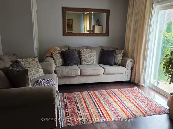 710 Thompson Rd S, Milton, ON L9T 0C8