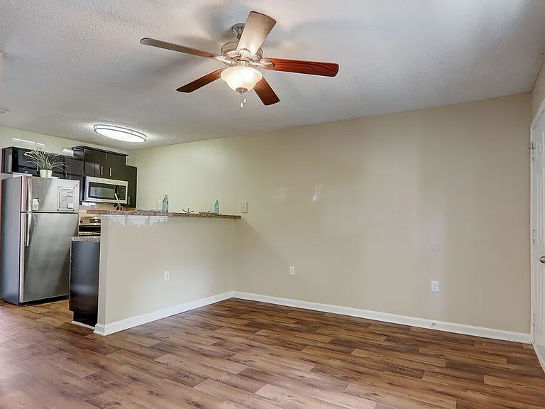 The Grove Apartments — Photo 19