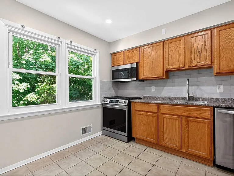 21 Troy Ct #1 — Photo 24