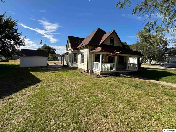 355 N Walnut St, Clatonia, NE 68328