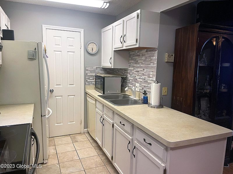 5th image of 2 Brookview Lane