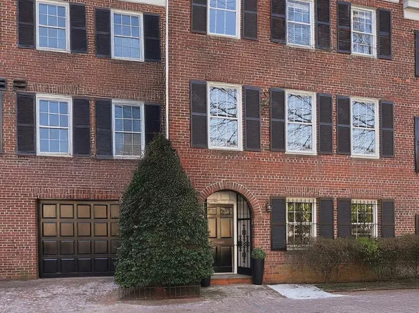 3402 R St NW, Washington, DC 20007