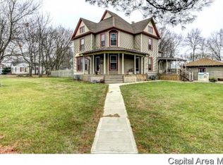 621 W Monroe St, Girard, IL