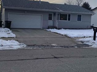 1524 38th St, Sioux City, IA 51104
