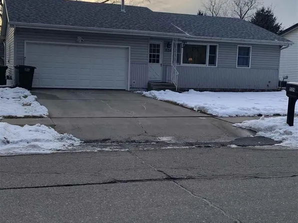 1524 38th St, Sioux City, IA 51104