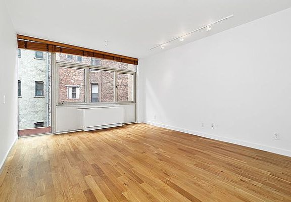 4th image of 29 Prince St #3