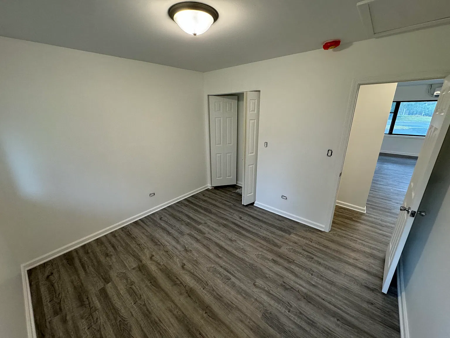 1 bed, 750 sqft, $1,350 — Photo 4