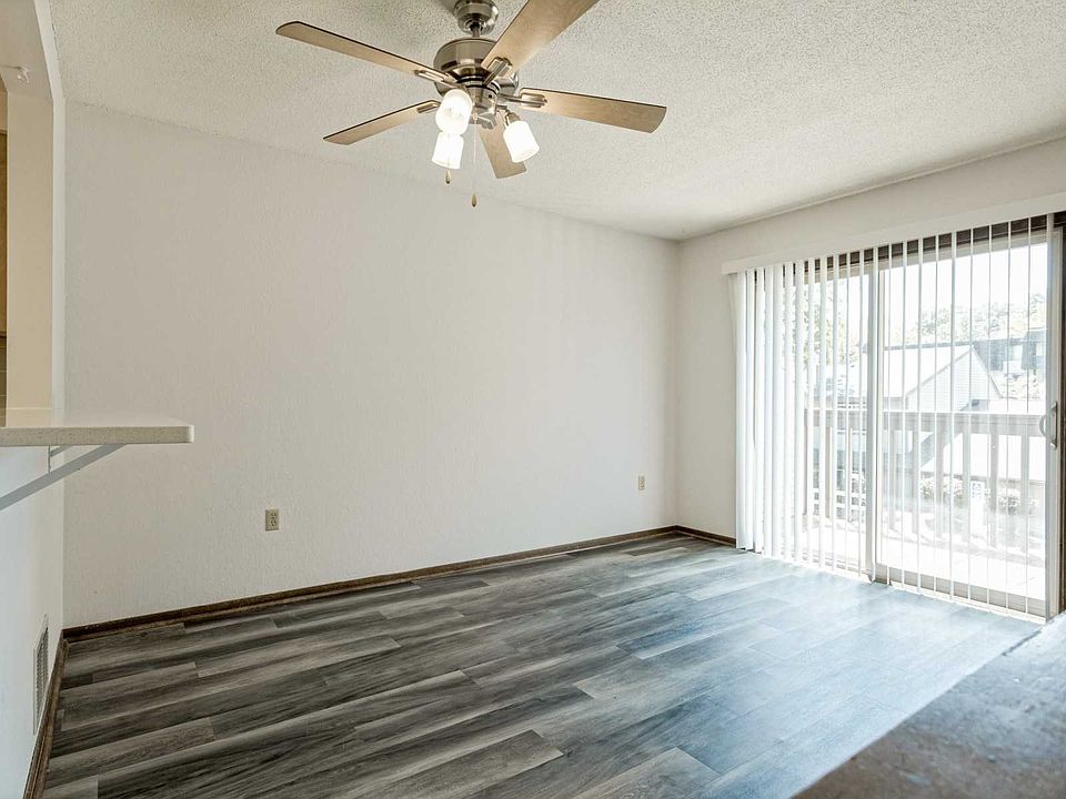 Unit living room