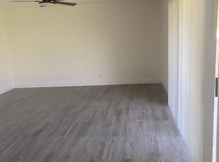 1220 W F St, Dixon, CA 95620