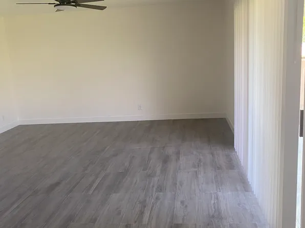 1220 W F St, Dixon, CA 95620