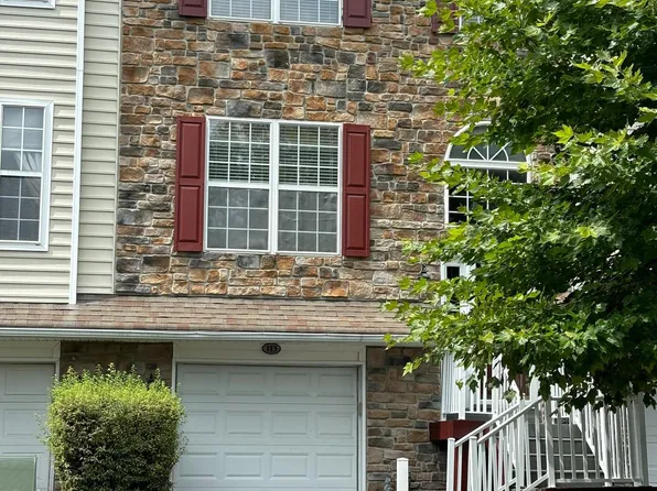113 Regents Ct, Malvern, PA 19355
