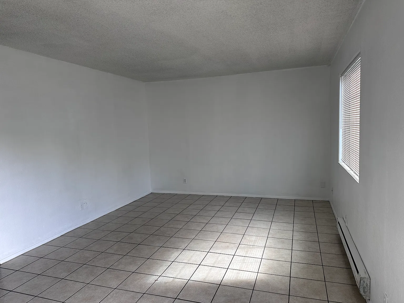 3 bed, 1.5 bath, 1110 sqft, $2,200 — Photo 2